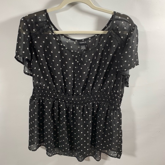 torrid Tops - Torrid | Black and White Polka Dot Flowy Top Sz 2 torrid Tops - Torrid | Black and White Polka Dot Flowy Top Sz 2